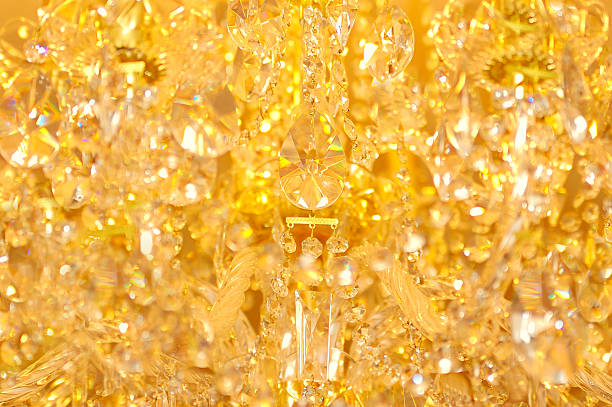 Desfoque bokeh dourado de candelabro ornamentos - foto de acervo