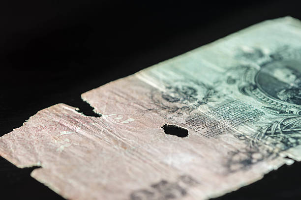 istock Obsolete banknote in twenty-five Russian rubles close up 511537320