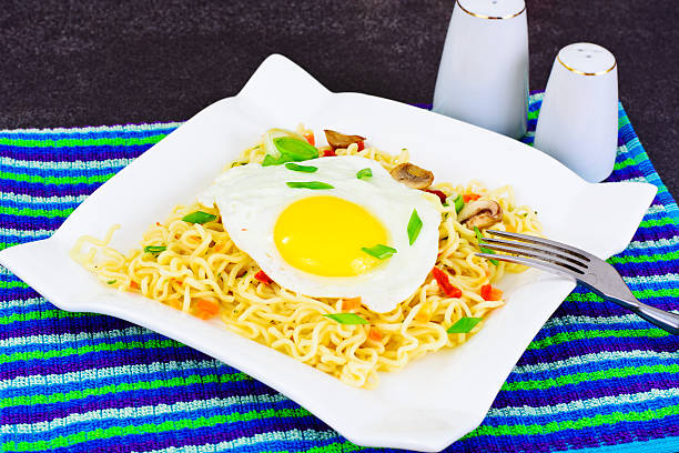 istock Chinese Noodles with Egg Studio Photo 511591568