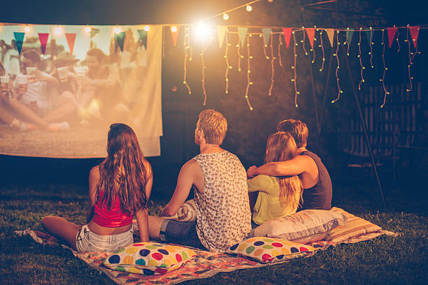 istock Movie night with friends 511597046