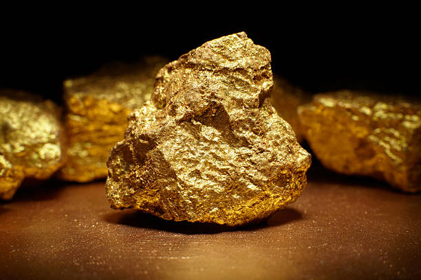 istock Closeup of big gold nugget 511603036