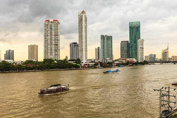 istock Bangkok city with Chao Phra Ya river, Thailand. 511644225
