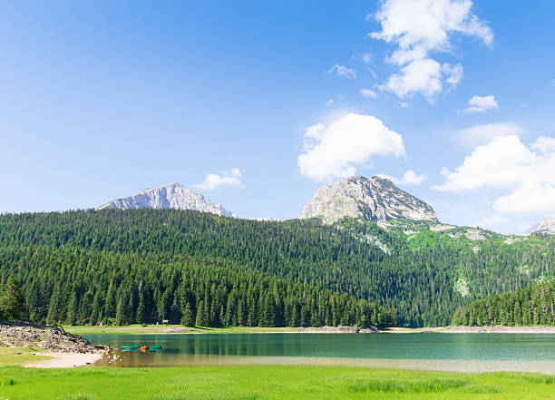 istock Nice view of blue lake and mountains 511648429