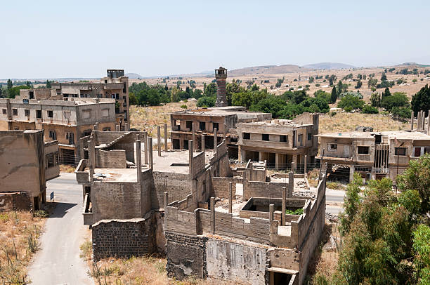 opuszczony mieście kunajtira, syria - qunaitira zdjęcia i obrazy z banku zdjęć