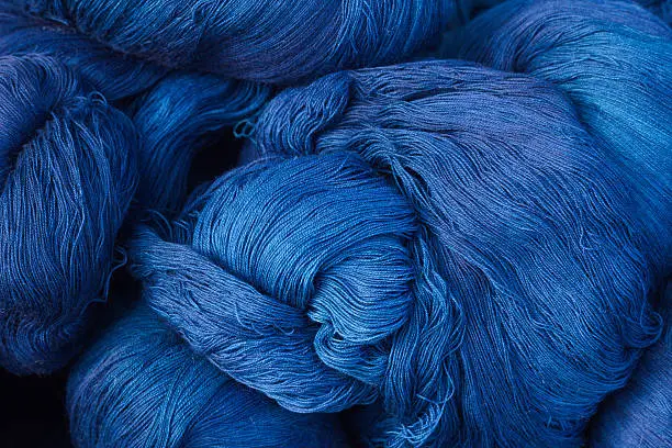 Is a thread of deep blue is a deep blue.