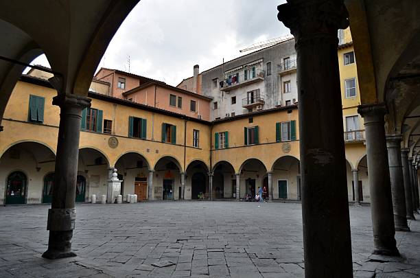 istock Piazza delle vettovaglie, Pisa, Italy 511669945