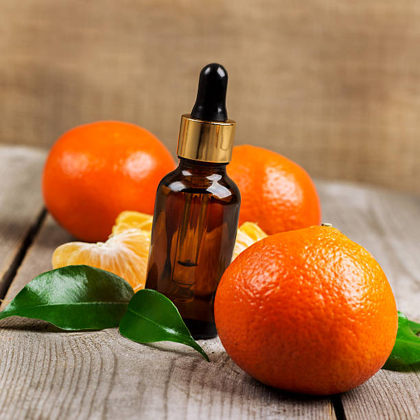 istock Organic tangerine essential oil 511719720