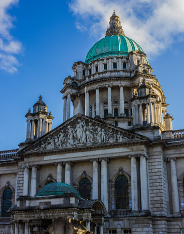 A picture of the front entrance of the Belfast City Hall.