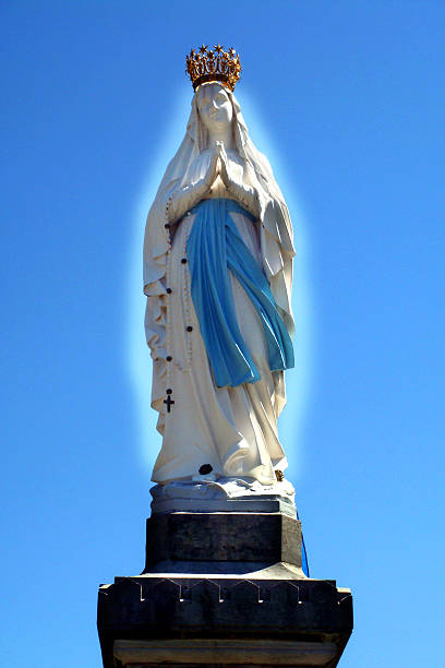 istock madonna di lourdes 511726228