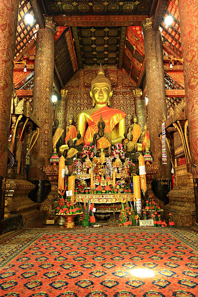 świątynia wat saen w louangphrabang - luang phabang laos thailand mekong river zdjęcia i obrazy z banku zdjęć