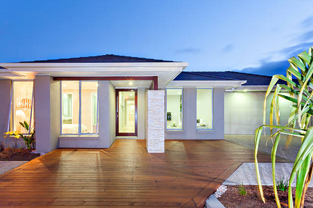 istock modern home shot at twilight or dusk 511736292