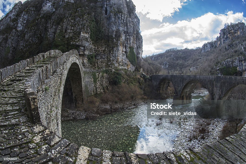 Kokoris stone bridge, Zagorohoria, Greece Ancient Stock Photo