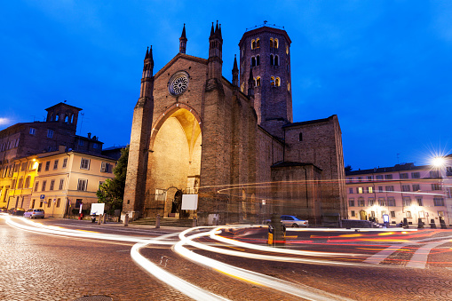 Basílica di santa'Antonino en Piacenza photo