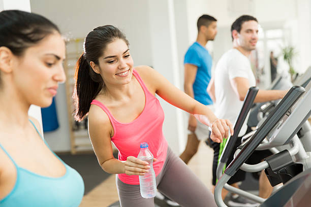 istock Young people in the gym 511801172