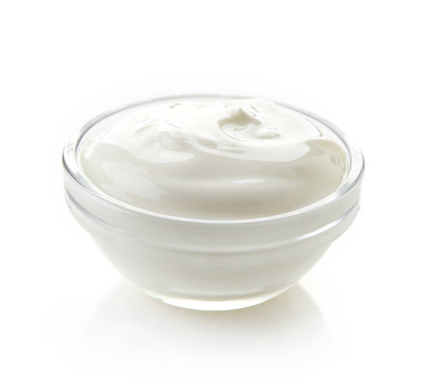istock Glass bowl of cream 511805370