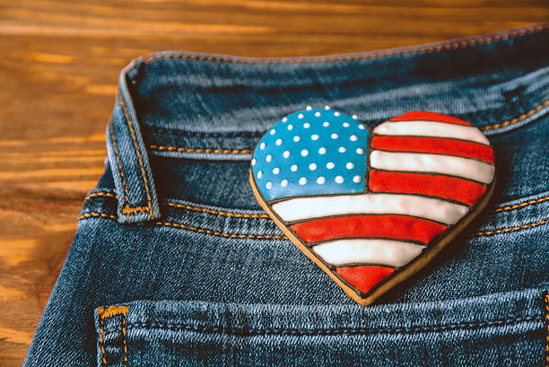 istock Patriotic cookie on a back pocket of jeans 511805398