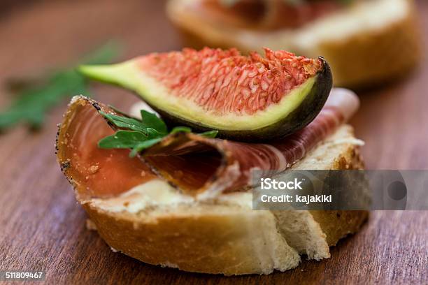 Bruschetta Foto de stock y más banco de imágenes de Alimento - Alimento, Aperitivo - Plato de comida, Bocadillo