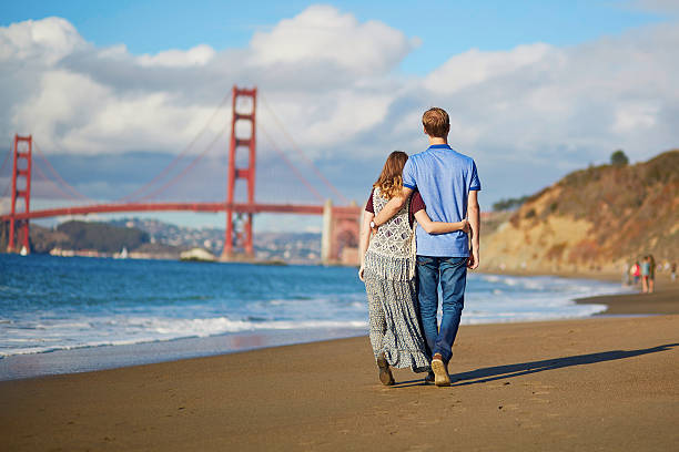 istock Romantic loving couple having in San Francisco 511809574