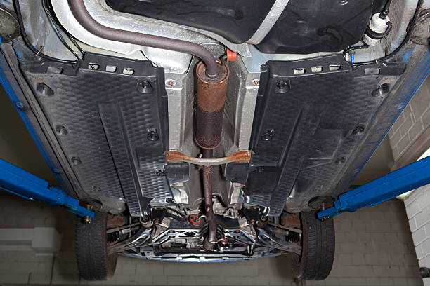 자동 수리점 - exhaust pipe oil change auto repair shop car 뉴스 사진 이미지