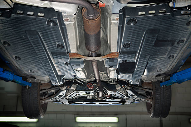 istock Auto repair shop 511810677