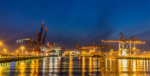istock Hamburg Port, Cargo Terminal 511844795