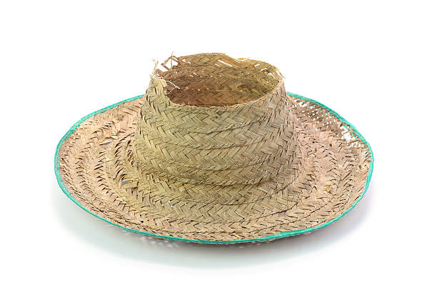 istock Thai farmer Old hat made of woven bamboo 511858310