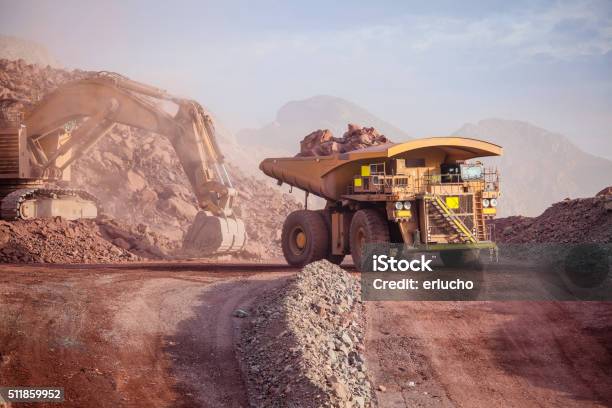 Bergbau Stockfoto und mehr Bilder von Kupfermine - Kupfermine, Bergwerk, Kleinlastwagen