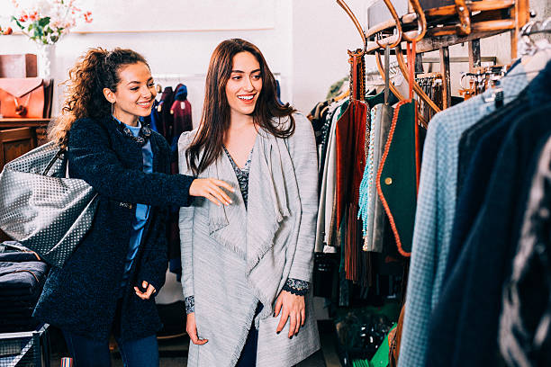 istock Friends Shopping 511864502