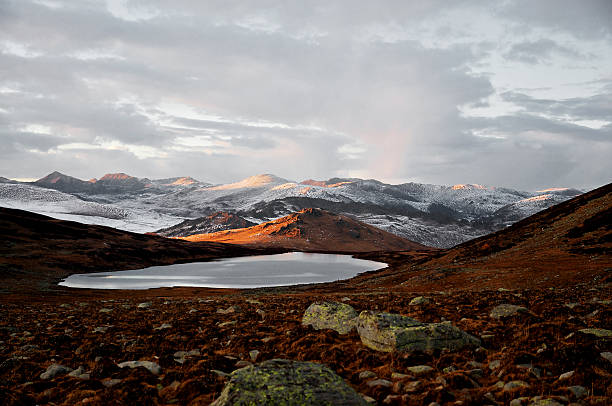 istock Lake in the Sunset 511865608