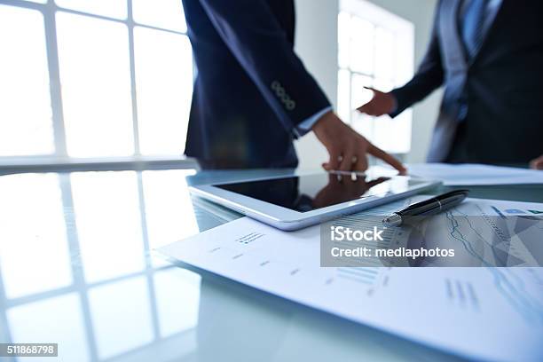Finanzielle Analyse Stockfoto und mehr Bilder von Finanzbericht - Finanzbericht, Bericht, Geld verdienen