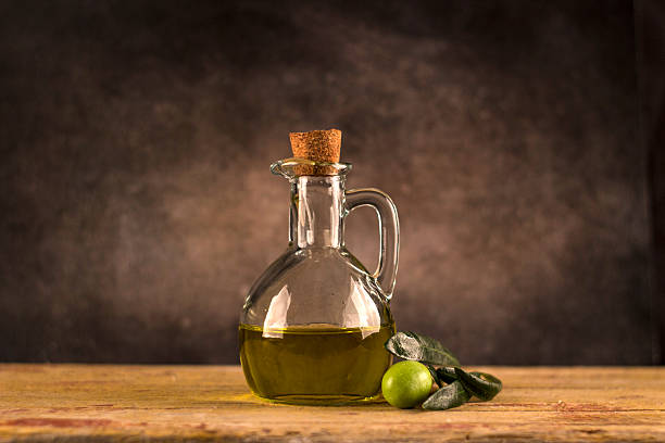 azeite extra virgem - virgin olive oil imagens e fotografias de stock