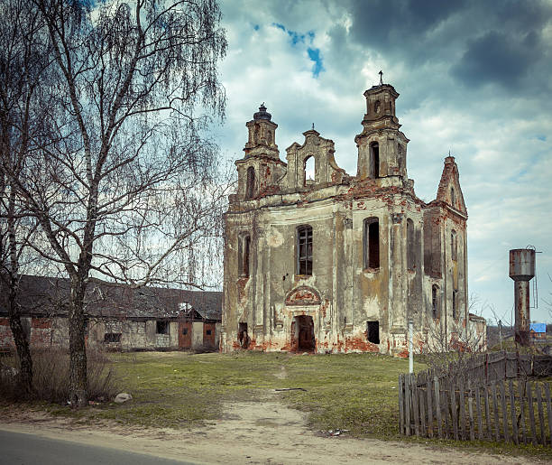 istock Old Ruined Church In Countryside 511880018
