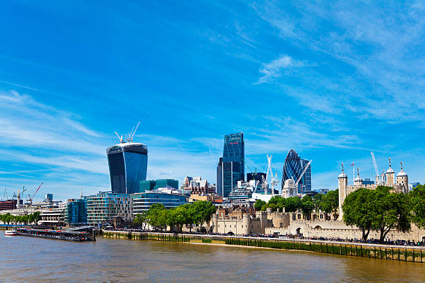 city of london 재무관련 관구 - crane skyline uk tower of london 뉴스 사진 이미지