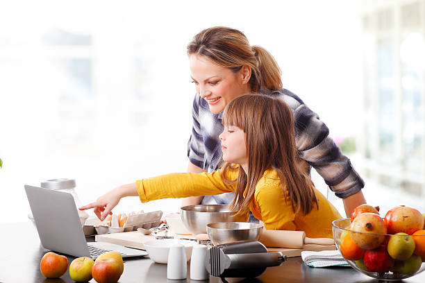 istock Mother and daughter 511920844