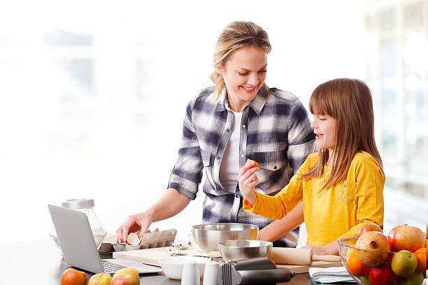istock Mother and daughter 511920912