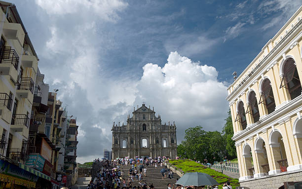 istock Ruins Of Saint Paul's Cathedral 511973883