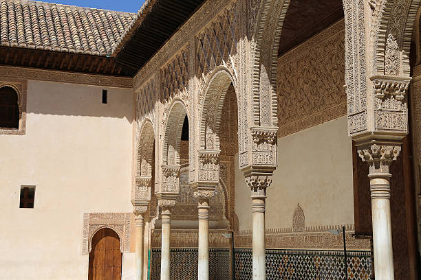 istock Columns in Islamic (Moorish)  style in Alhambra, Granada, Spain 511975649