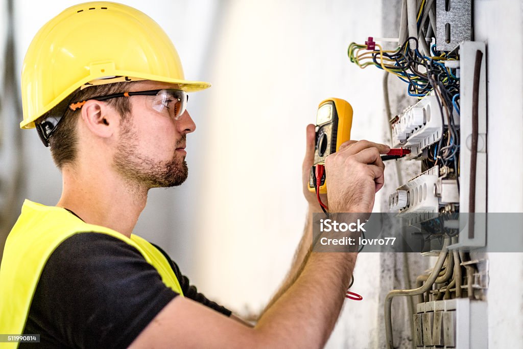 Industrielle Elektro Vertäfelung reparieren - Lizenzfrei Elektriker Stock-Foto