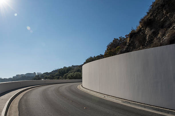 route au getty centre - concrete wall flash photos et images de collection