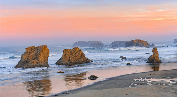 istock Sunrise at Bandon Beach 511992724