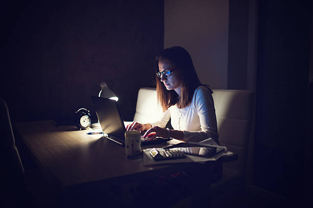 travail à domicile - typing busy business women photos et images de collection