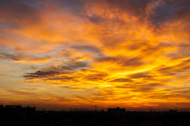 istock Fiery orange sunset sky. Beautiful sky. 511998728