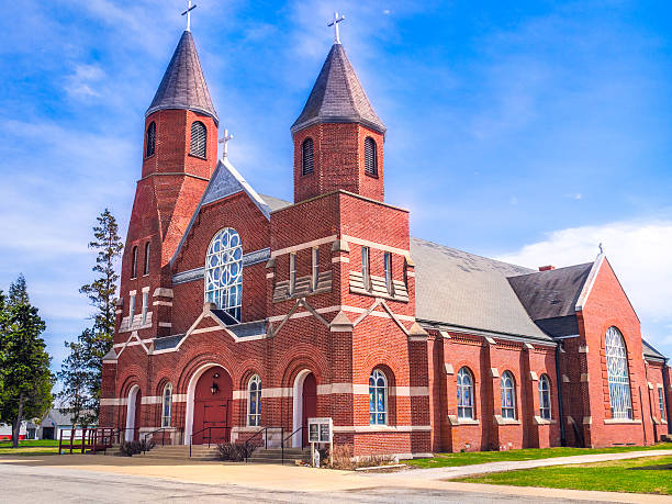 Typical Midwestern US Catholic Church Small town Catholic church in the midwest United States small town photos stock pictures, royalty-free photos & images