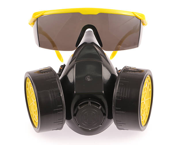istock Chemical protective mask and Safety glasses 512013917