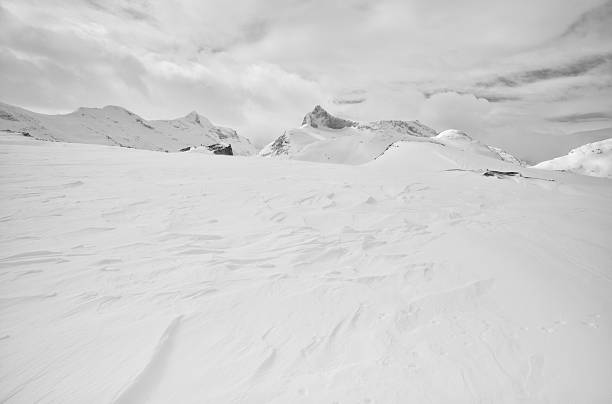 istock Snow covered mountains in Jotunheimen National Park in Norway 512044093