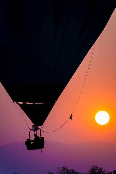 istock Colorful hot air balloon 512047048