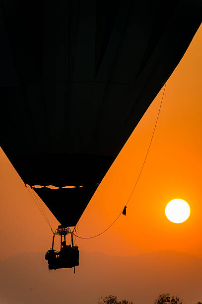 istock Colorful hot air balloon 512048654
