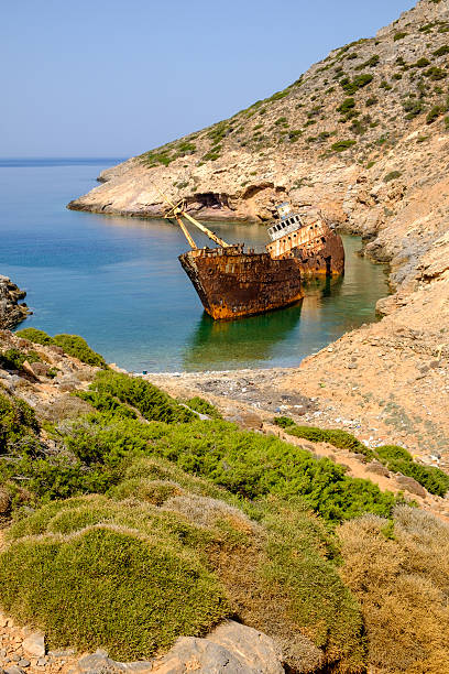 istock Scenic view of abandoned rusty shipwreck, Amorgos island 512054516