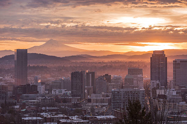 istock Sunrise over Portland Oregon 512055490