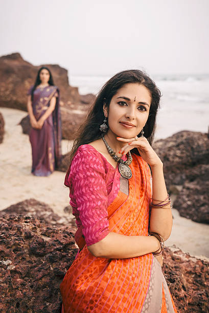 istock Indian woman in beautiful saree 512055558